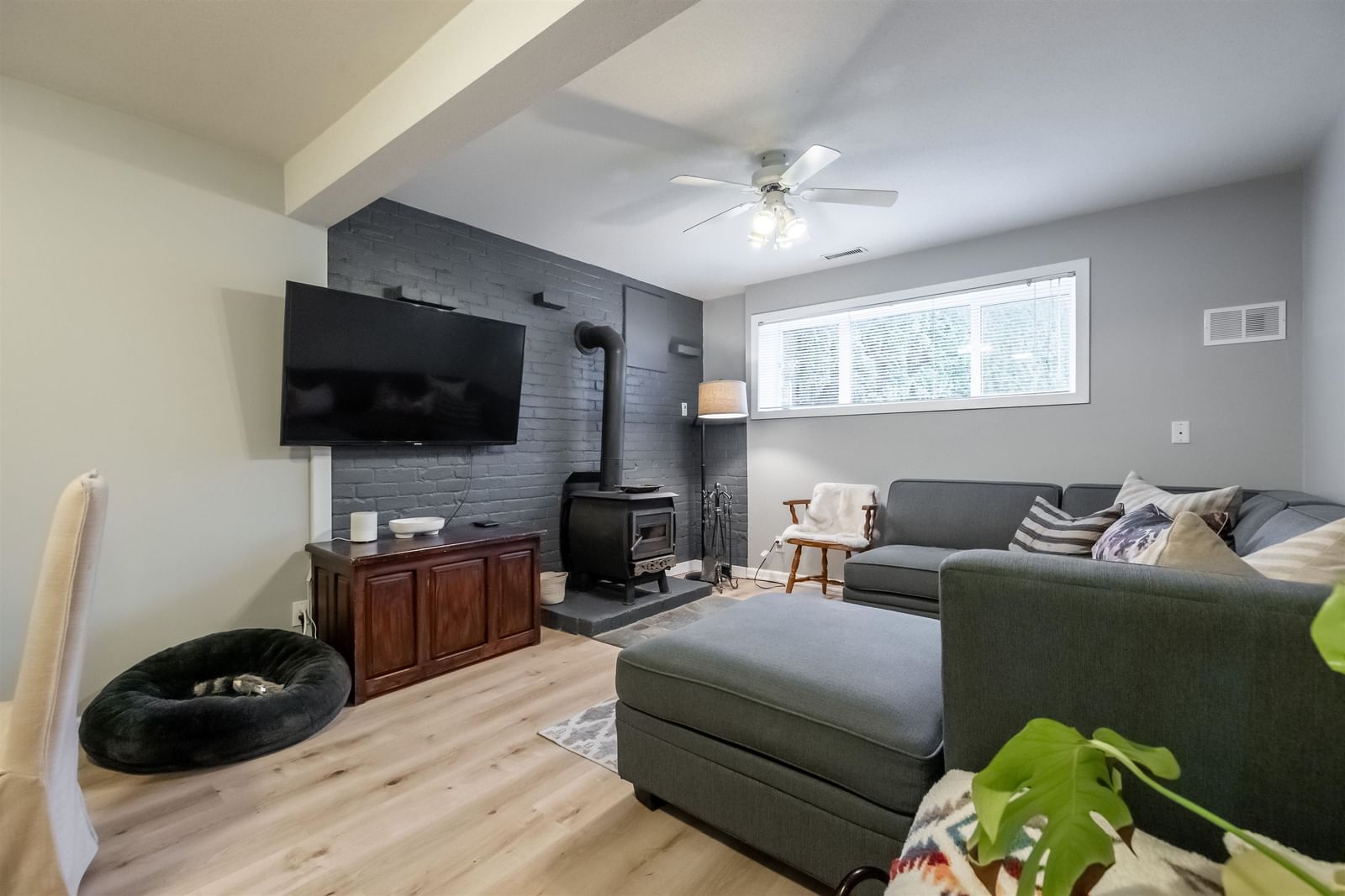 Listing Image 23