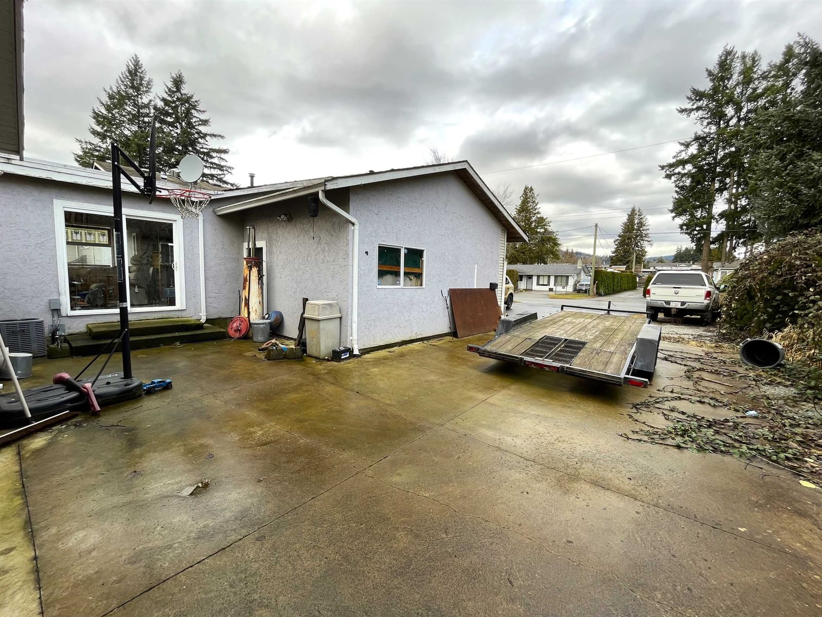 Listing Image 6