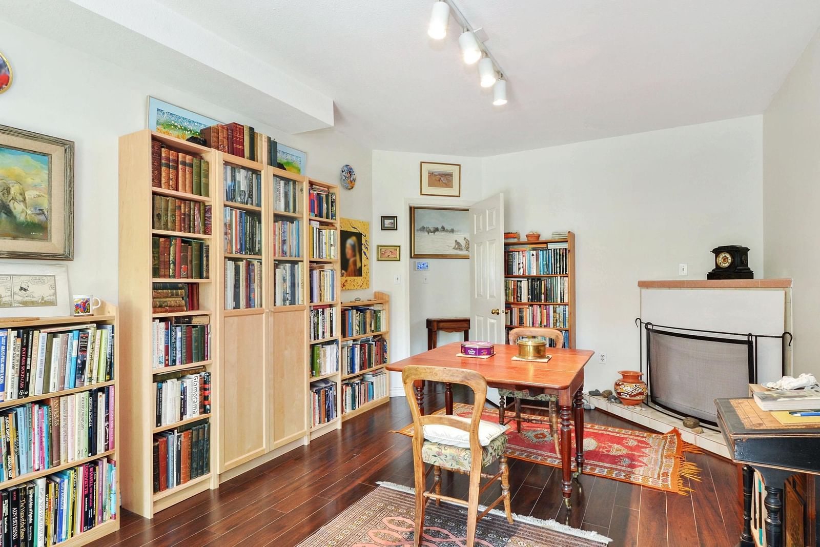 Listing Image 10