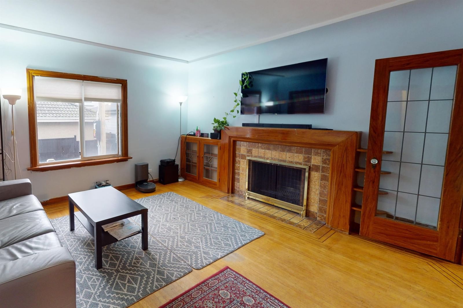 Listing Image 5