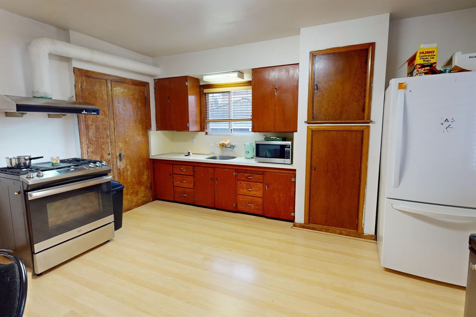 Listing Image 8