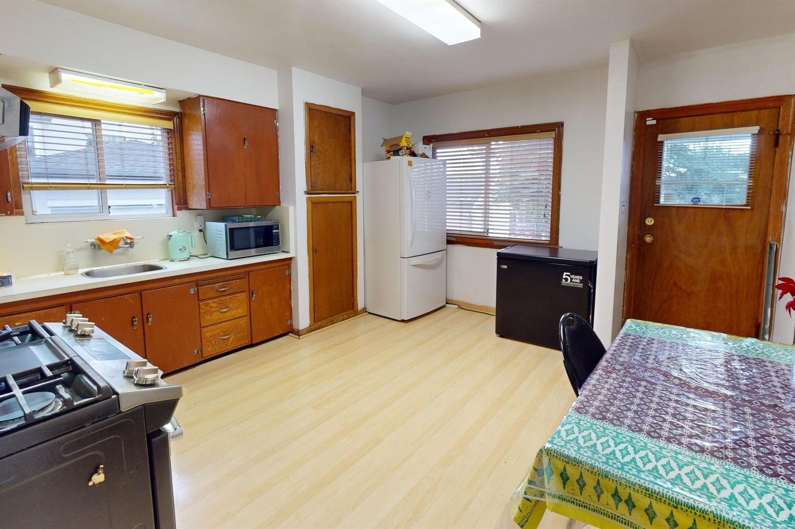 Listing Image 9