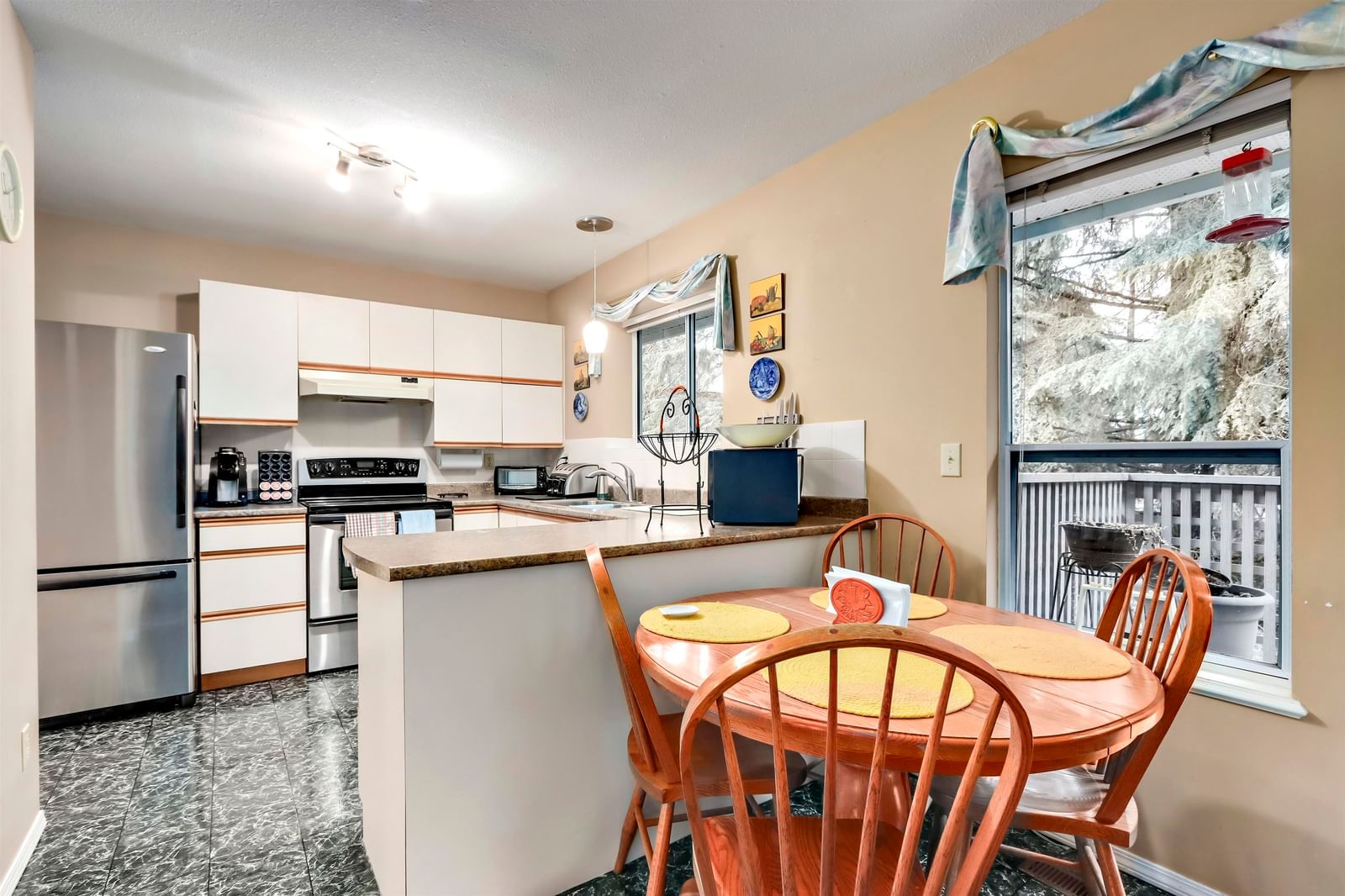 Listing Image 11