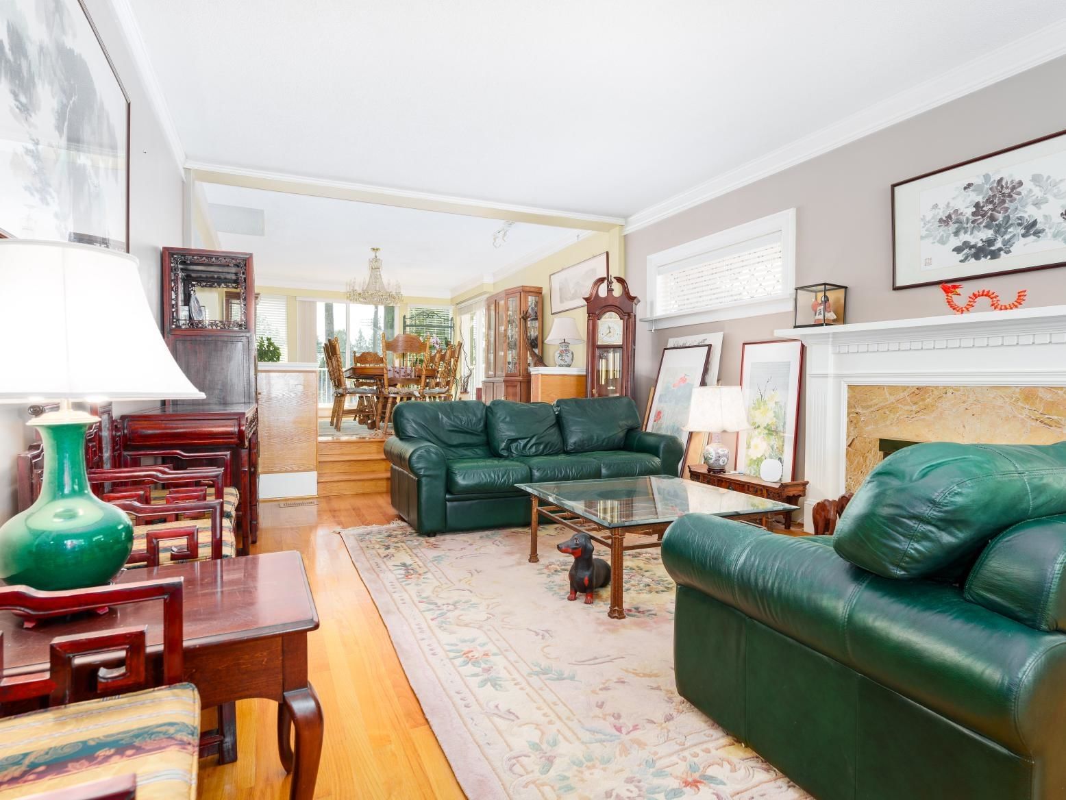 Listing Image 4