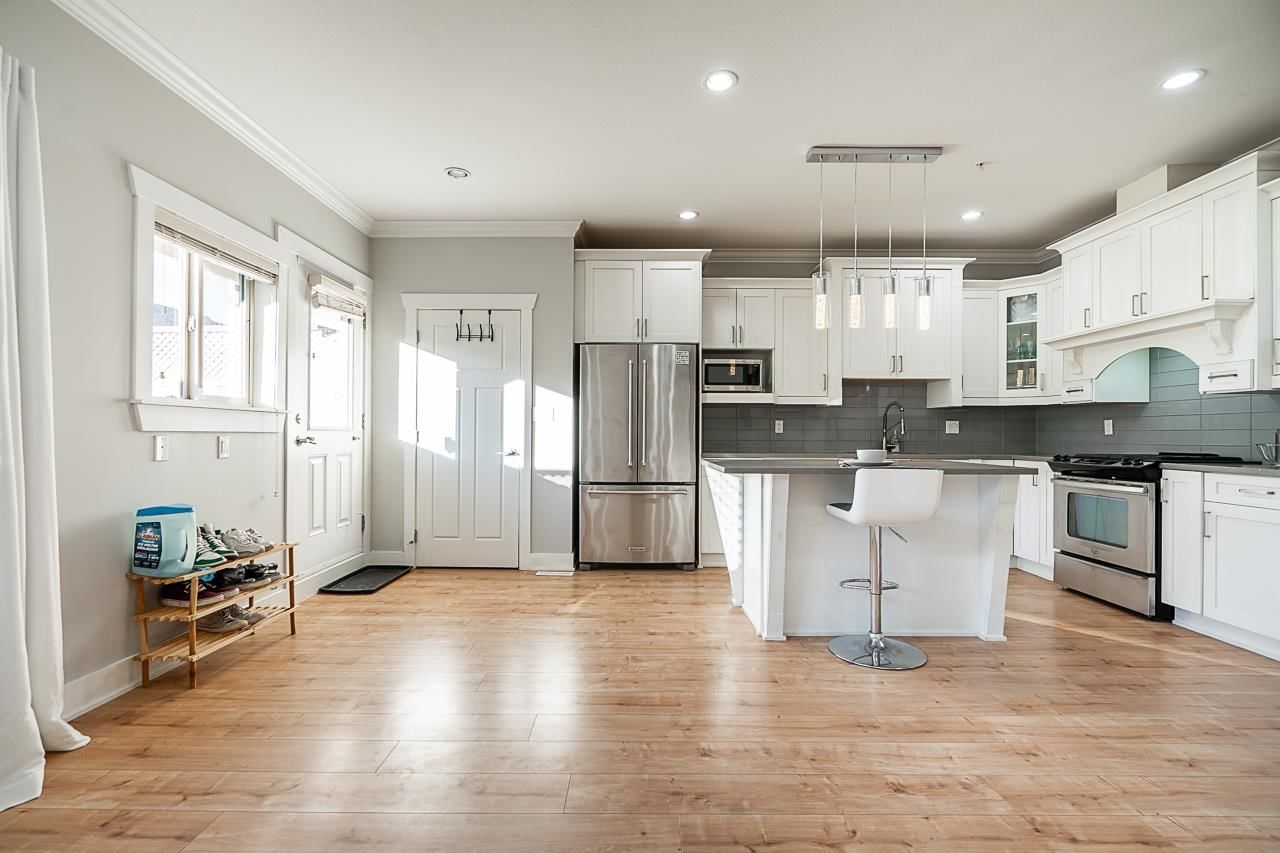 Listing Image 9