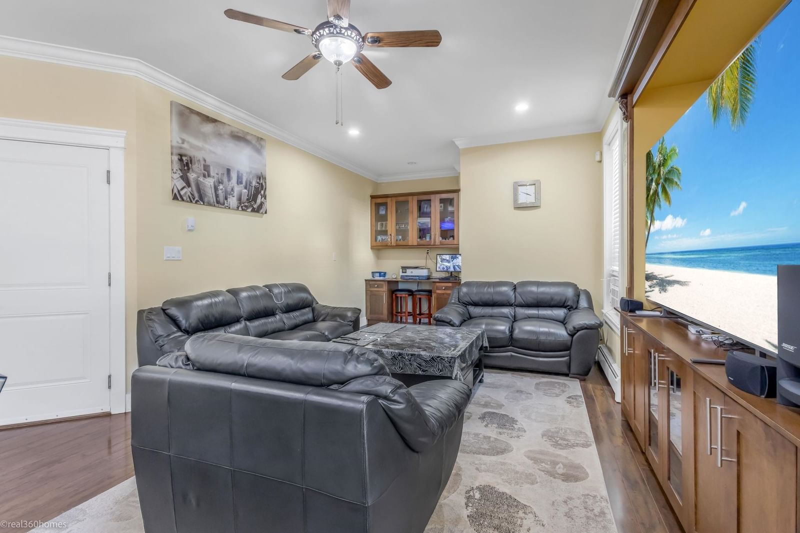 Listing Image 16