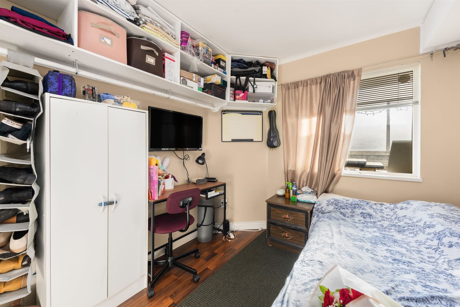 Listing Image 4