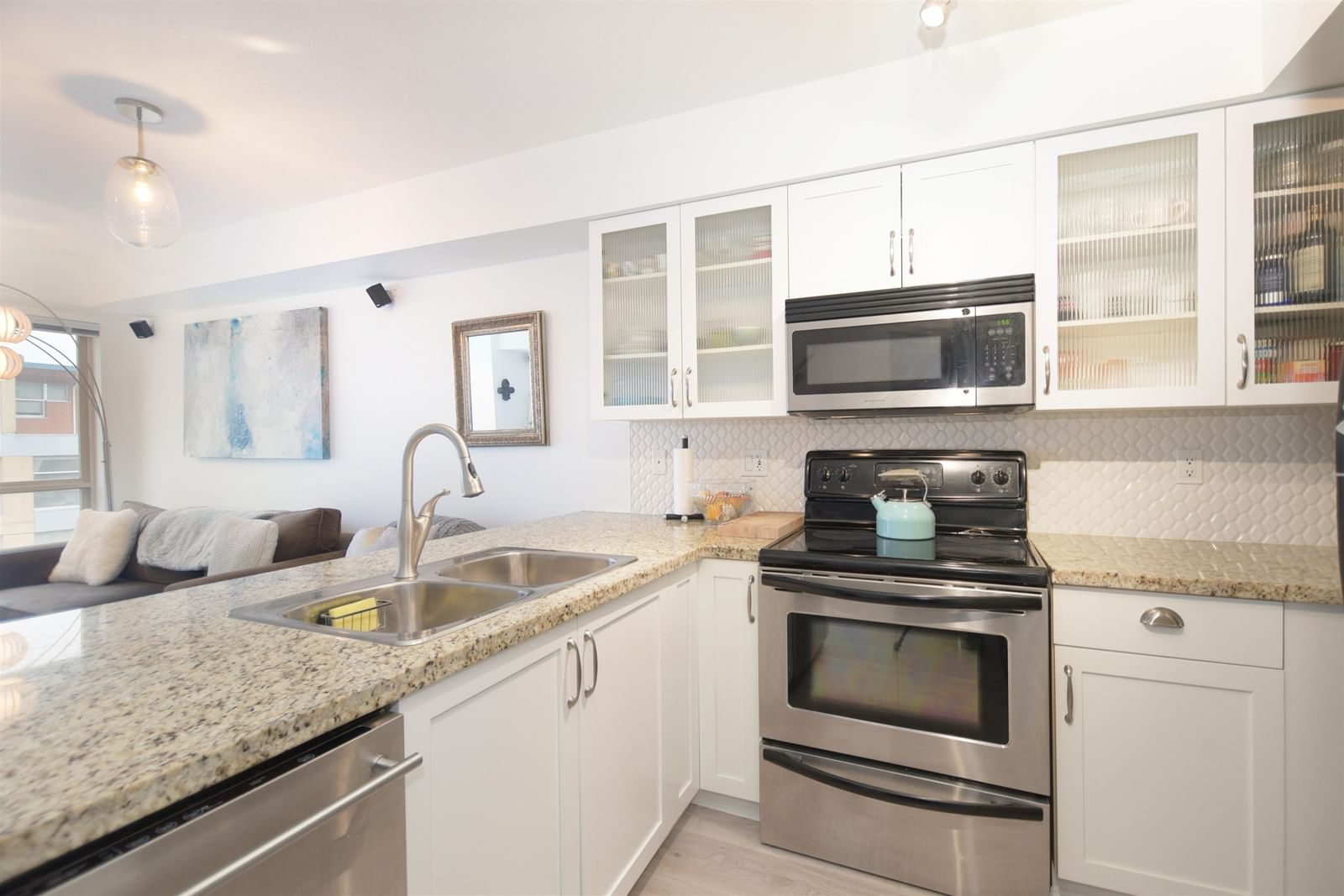 Listing Image 12