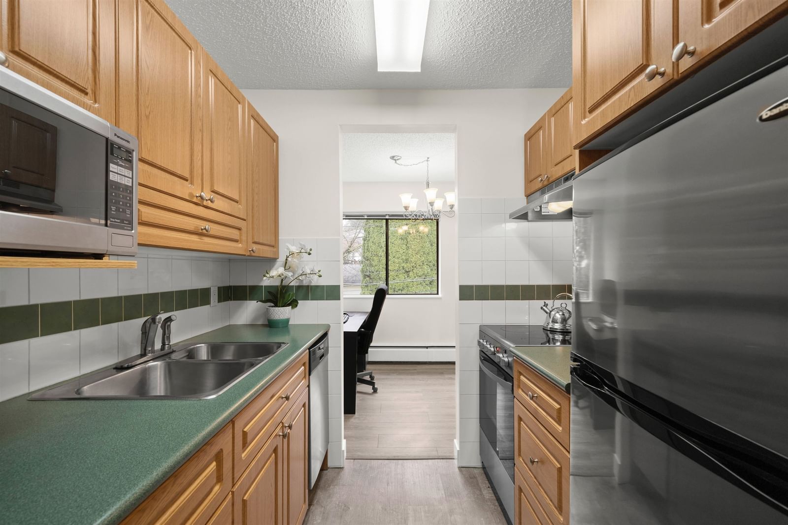 Listing Image 12