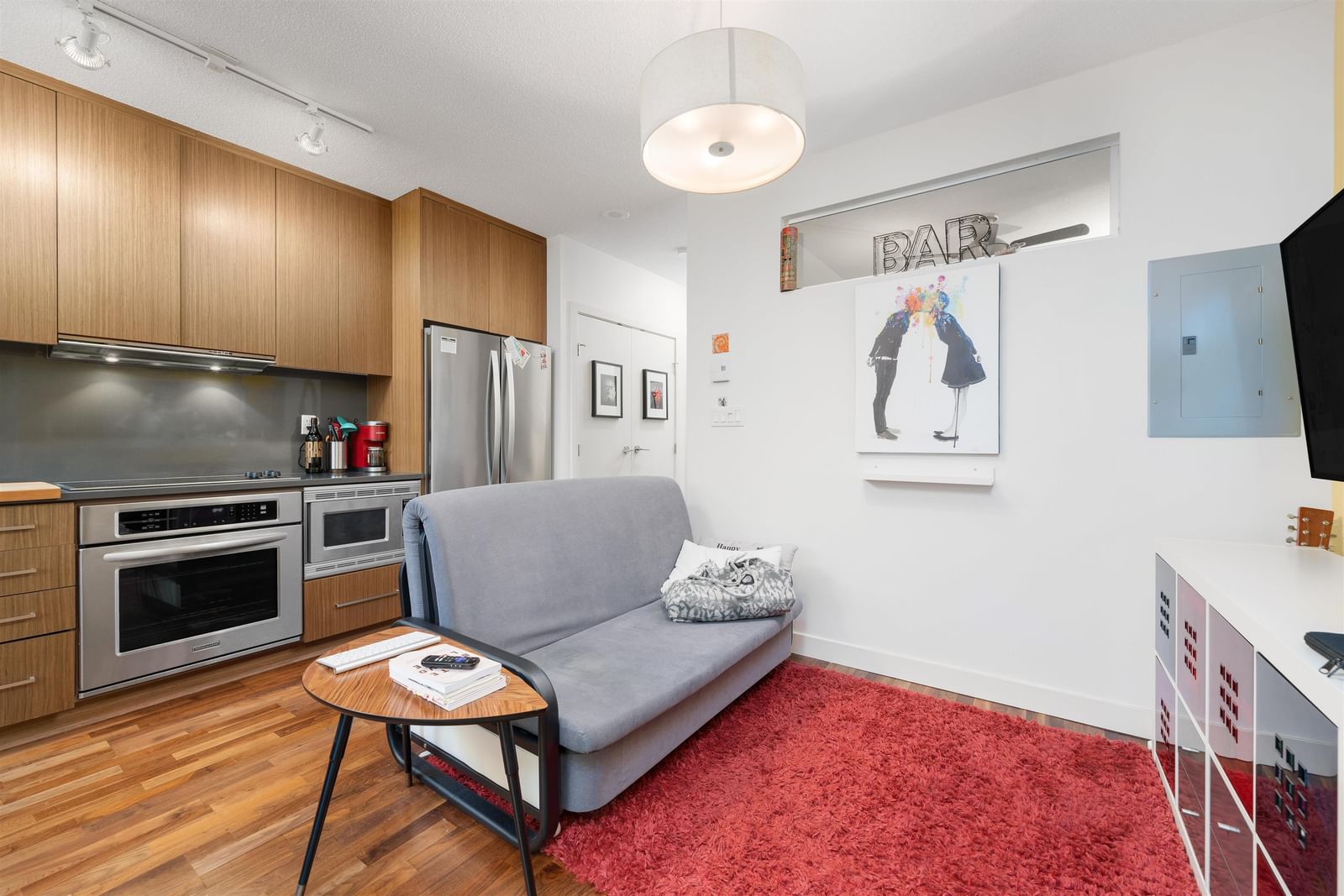 Listing Image 8