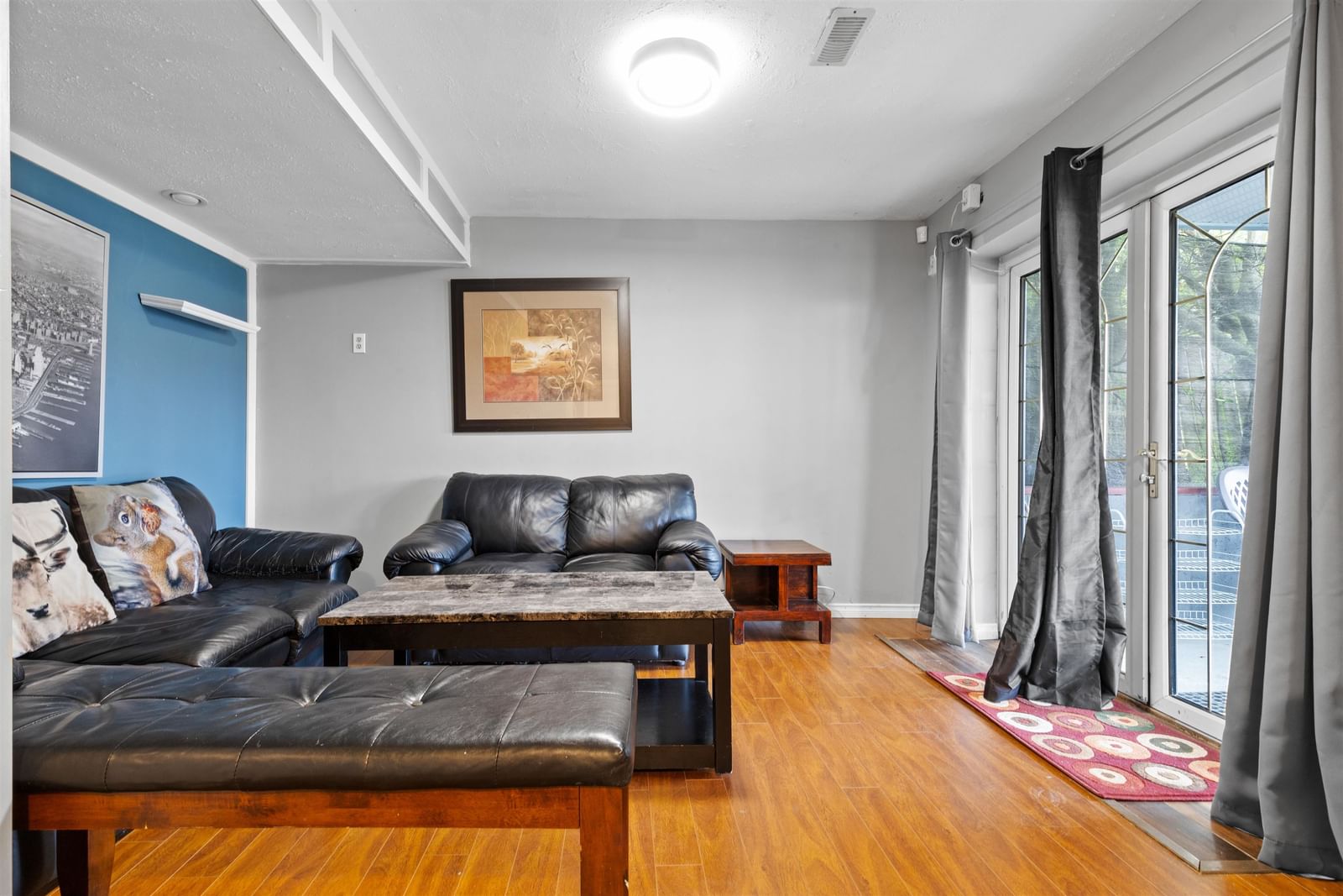 Listing Image 17