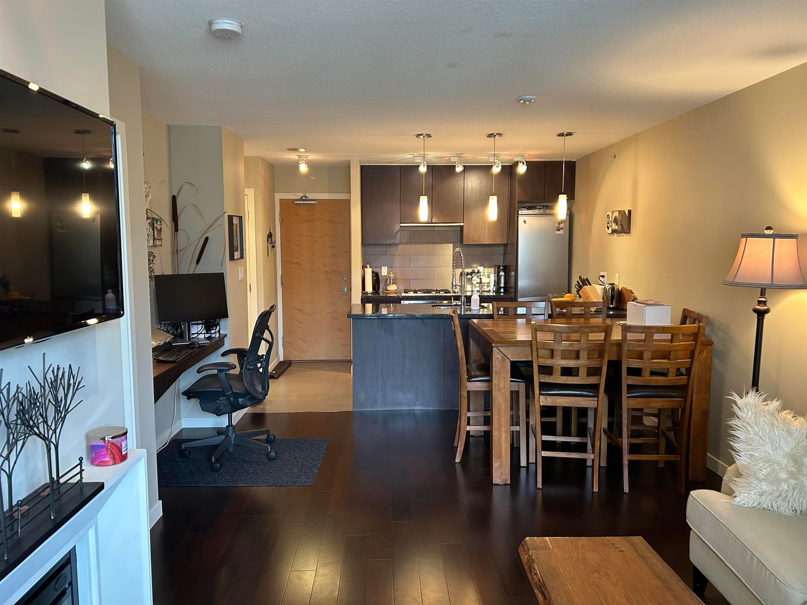 Listing Image 6