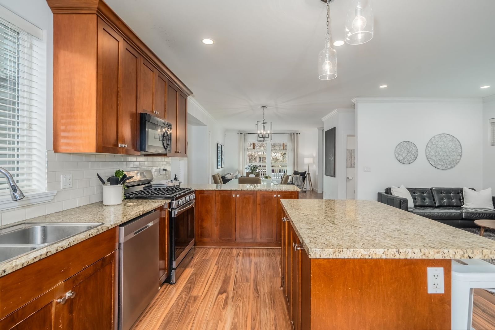 Listing Image 13