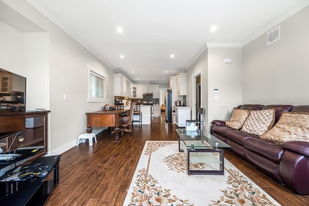 Listing Image 12