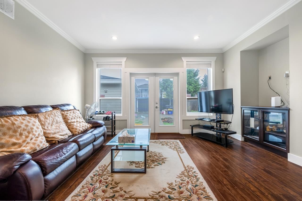 Listing Image 9