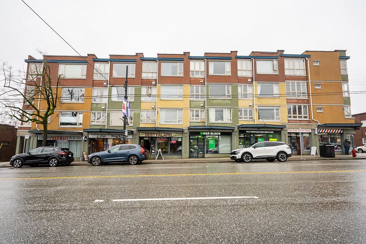 Listing Image 4
