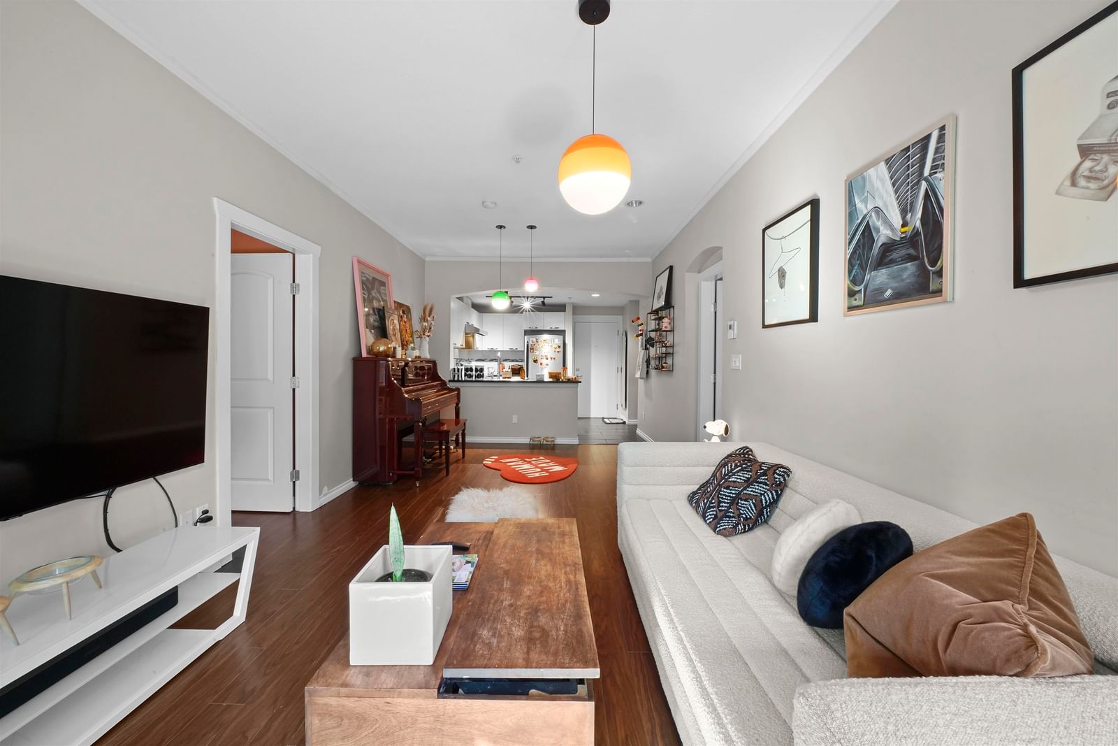 Listing Image 12