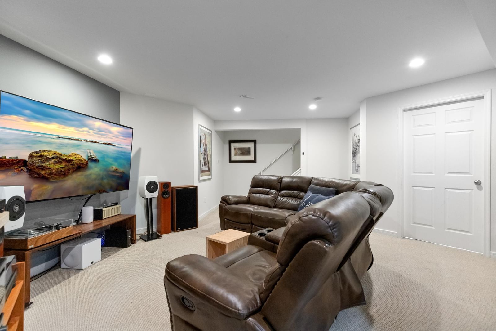 Listing Image 23