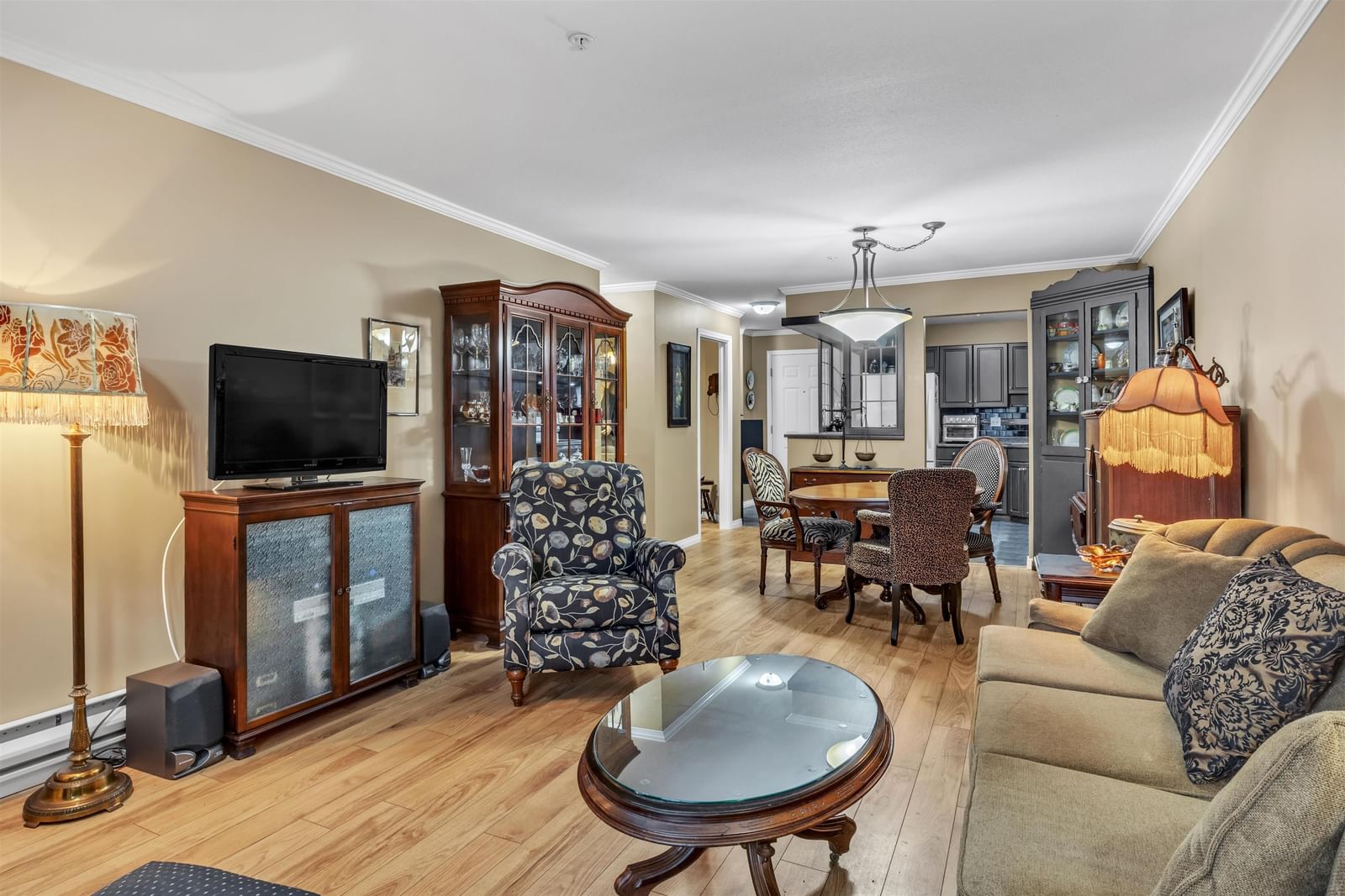 Listing Image 12