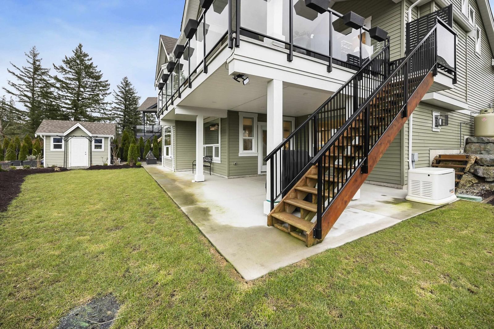 Listing Image 4