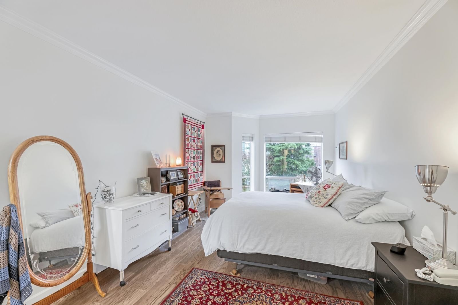 Listing Image 12