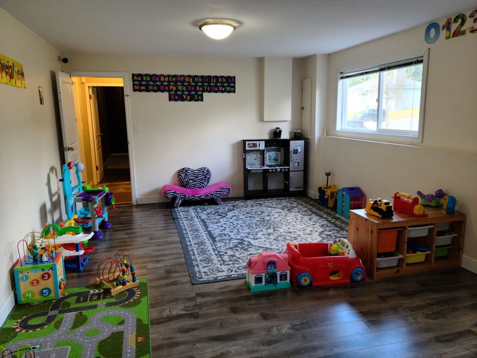 Listing Image 19