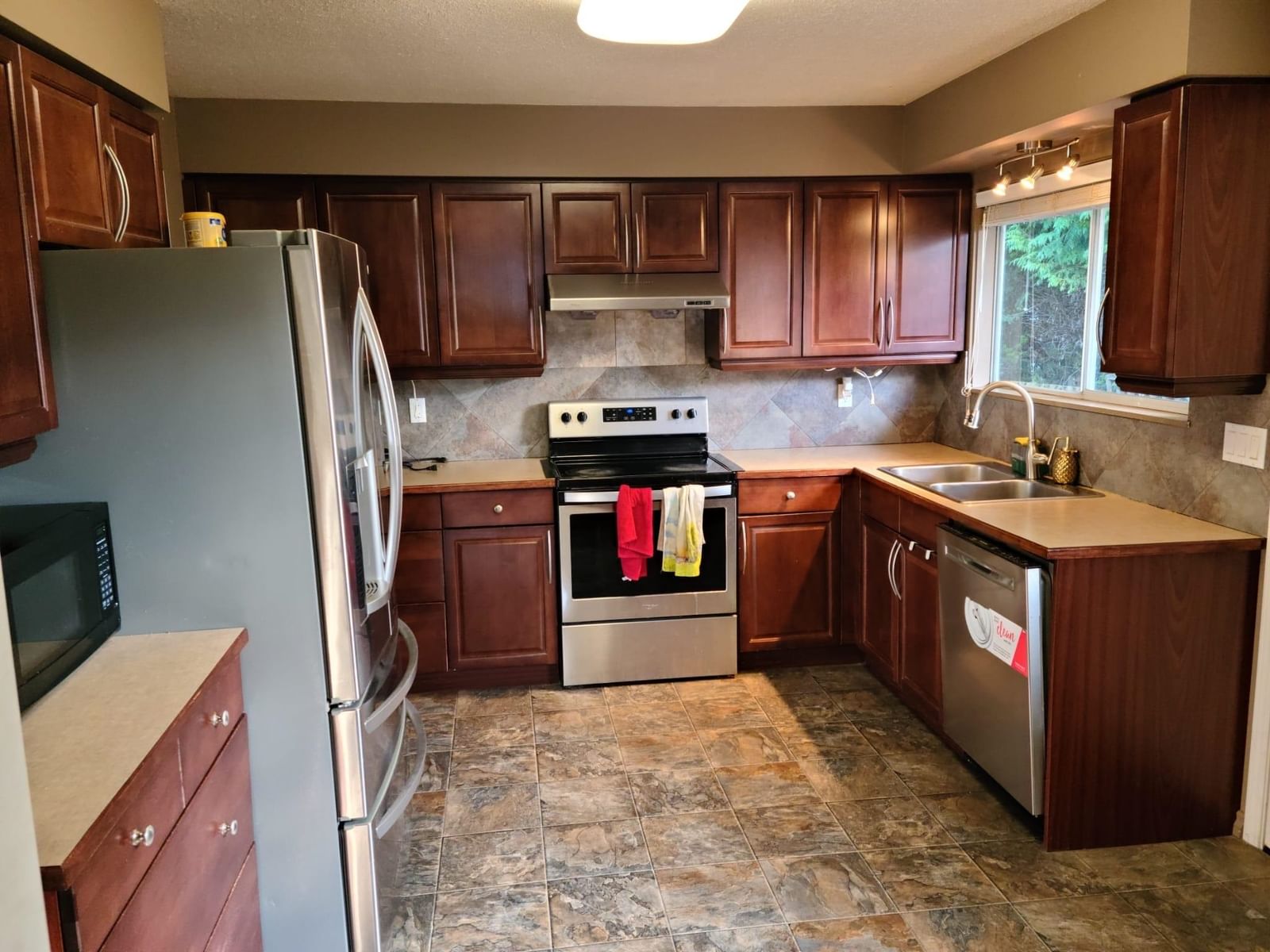 Listing Image 8