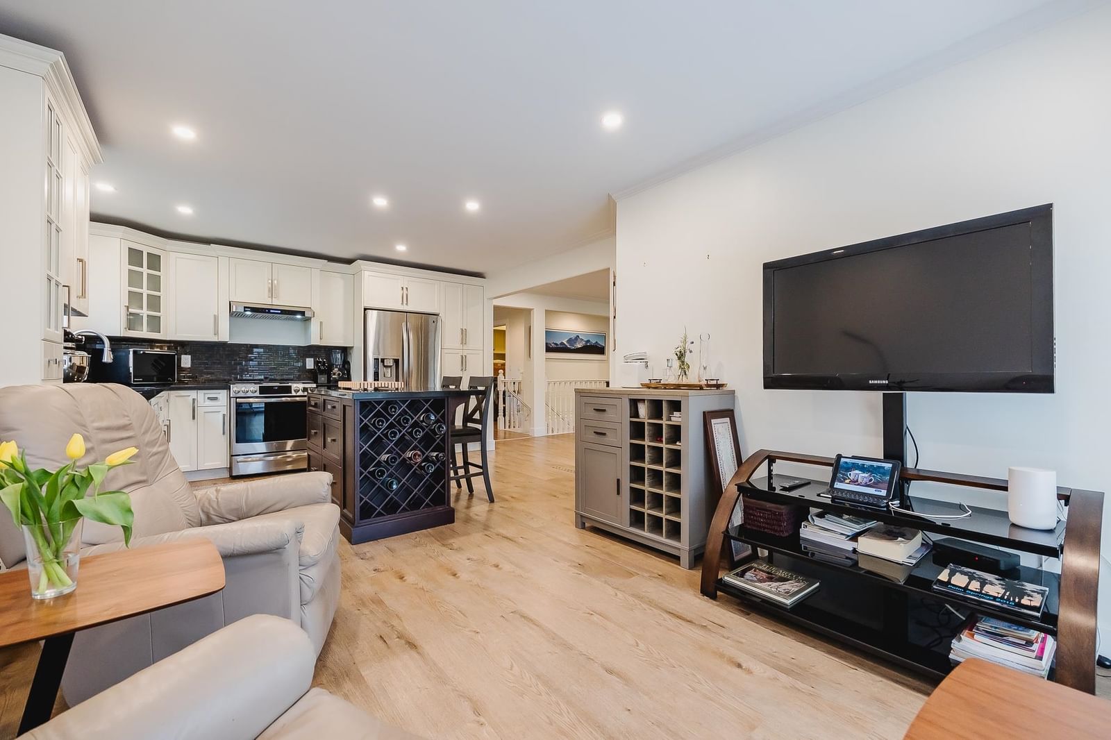 Listing Image 9