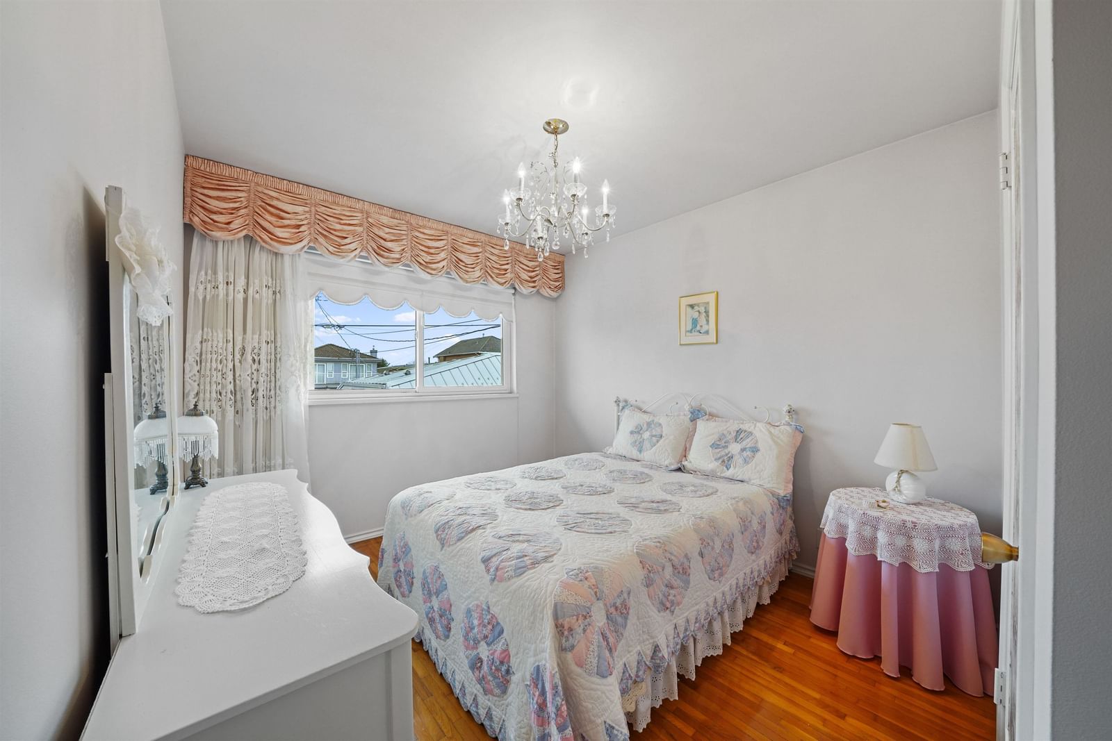 Listing Image 10