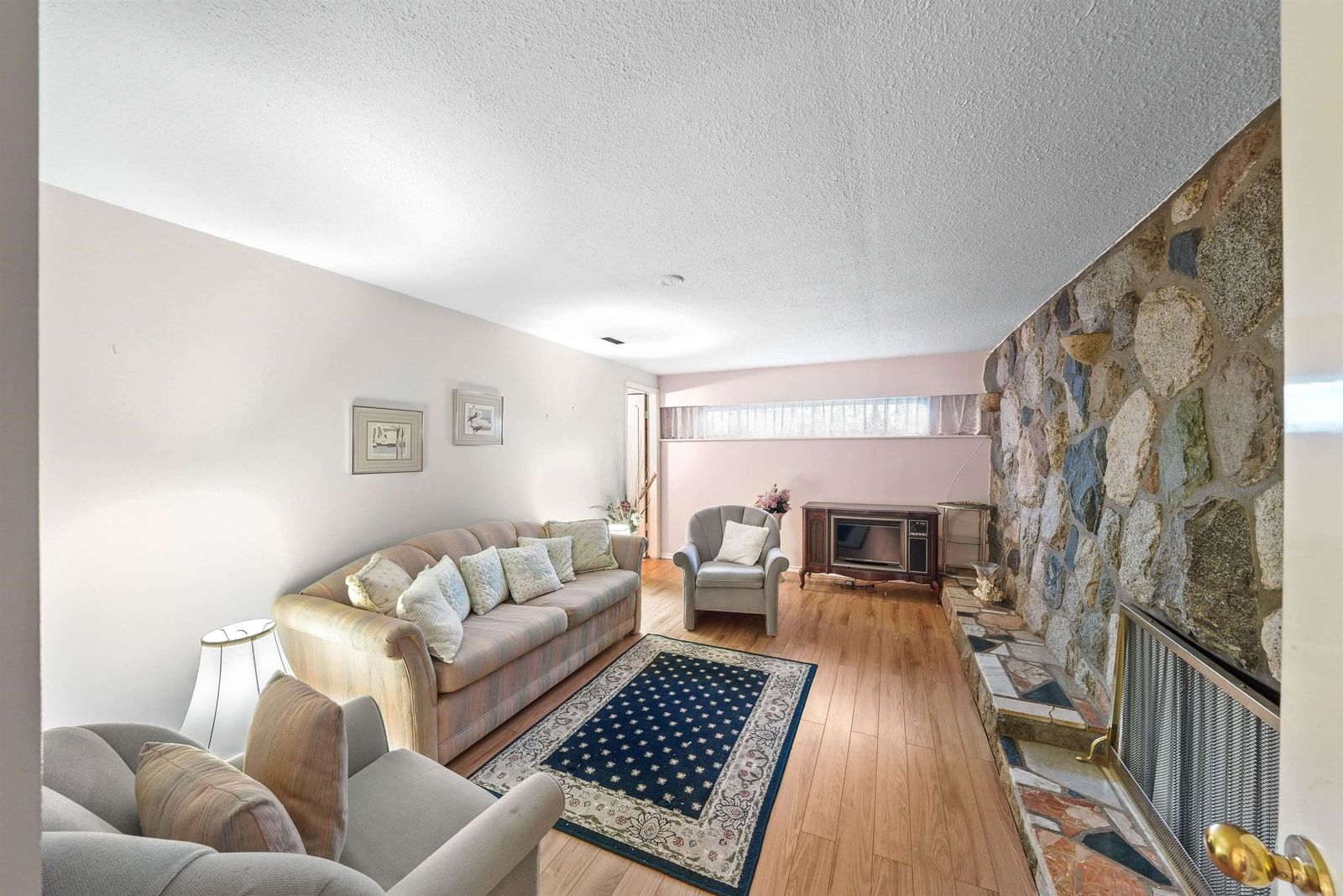 Listing Image 24