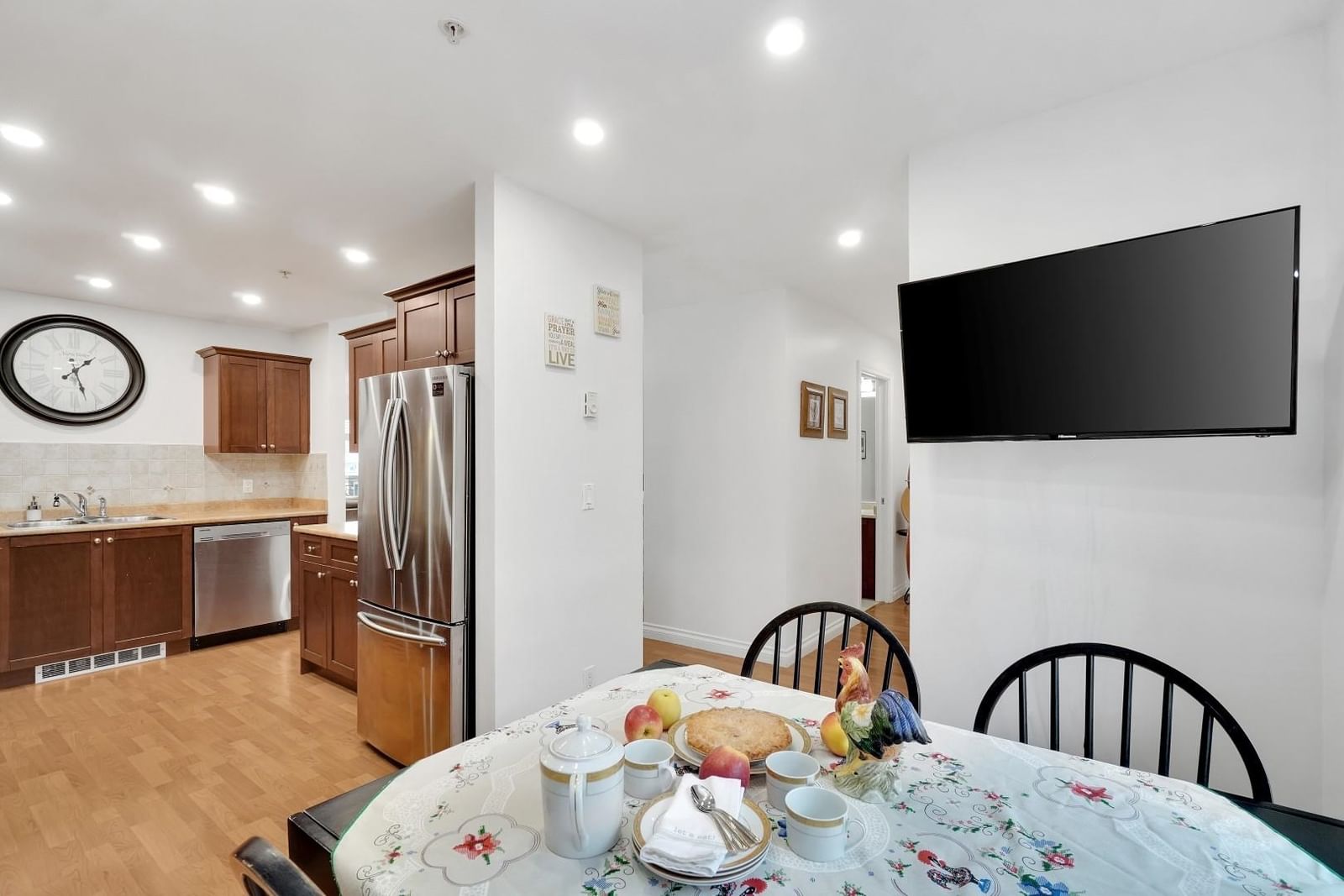 Listing Image 9
