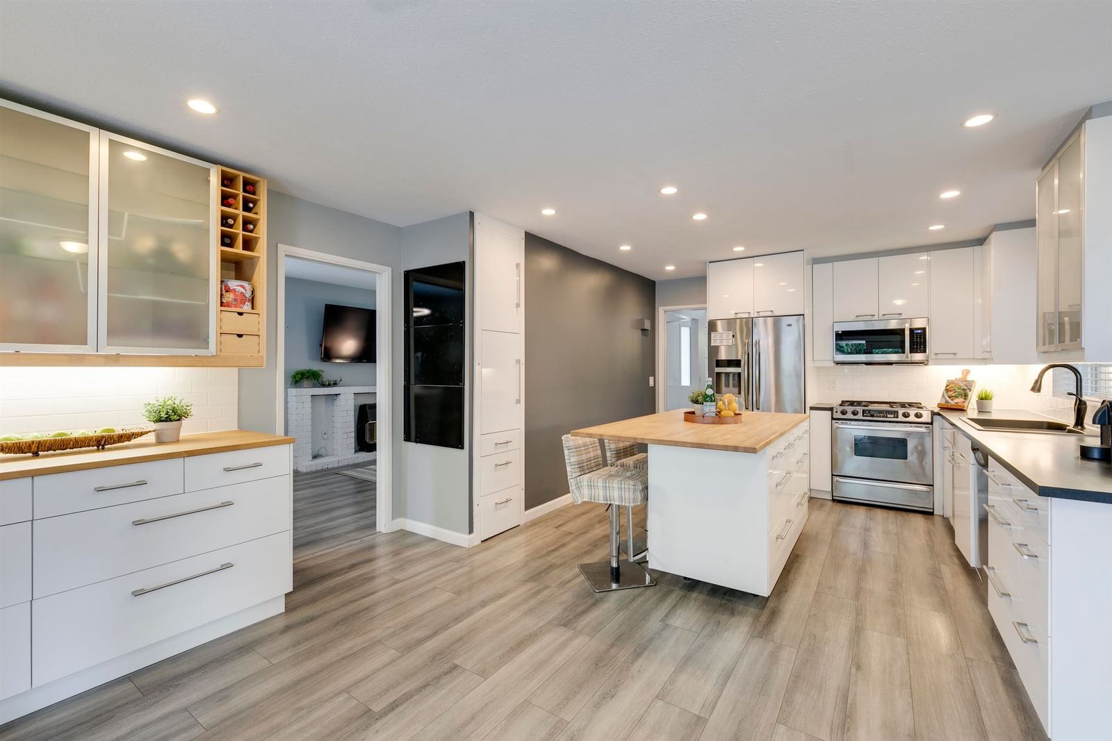 Listing Image 15