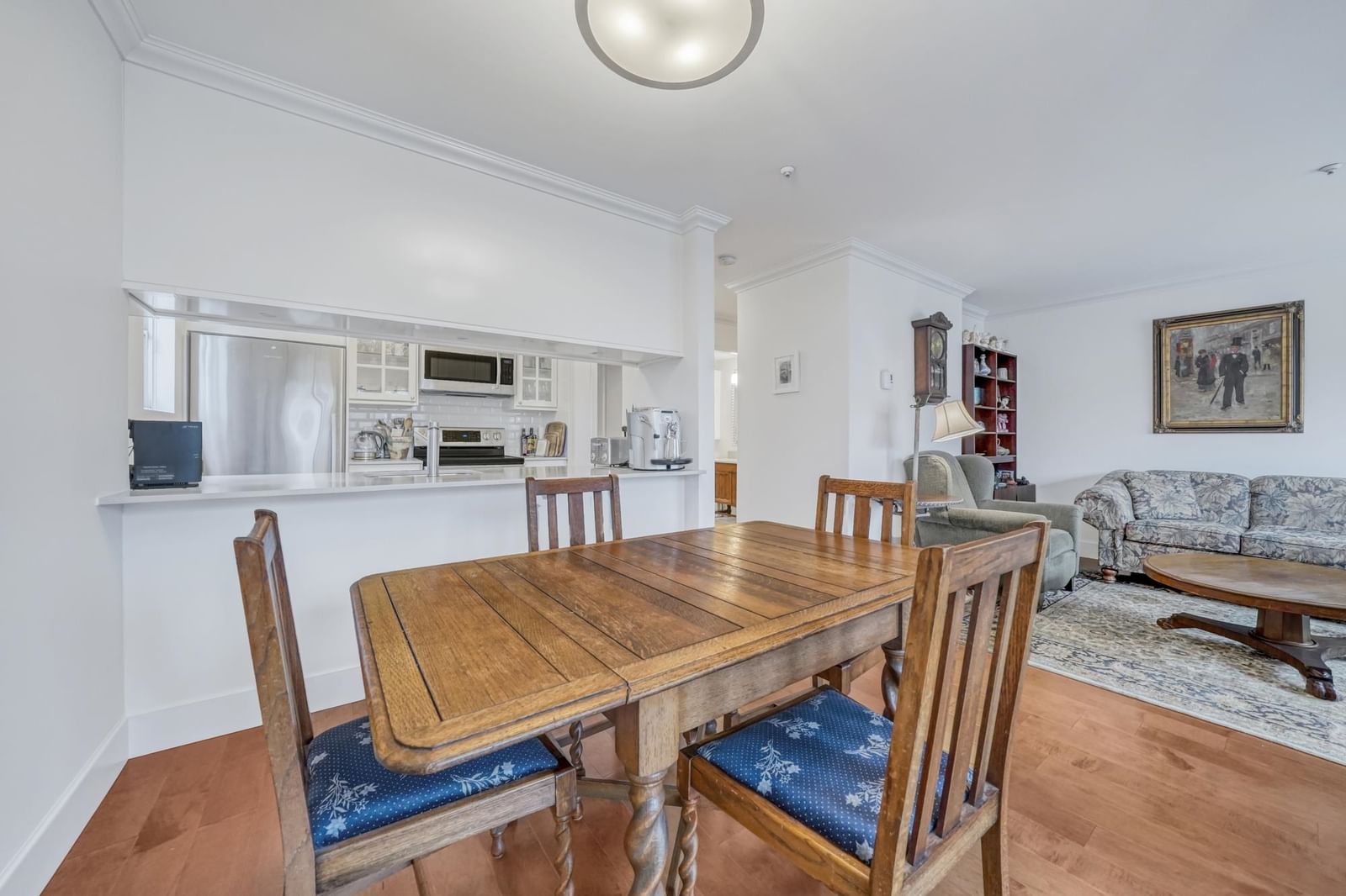 Listing Image 9