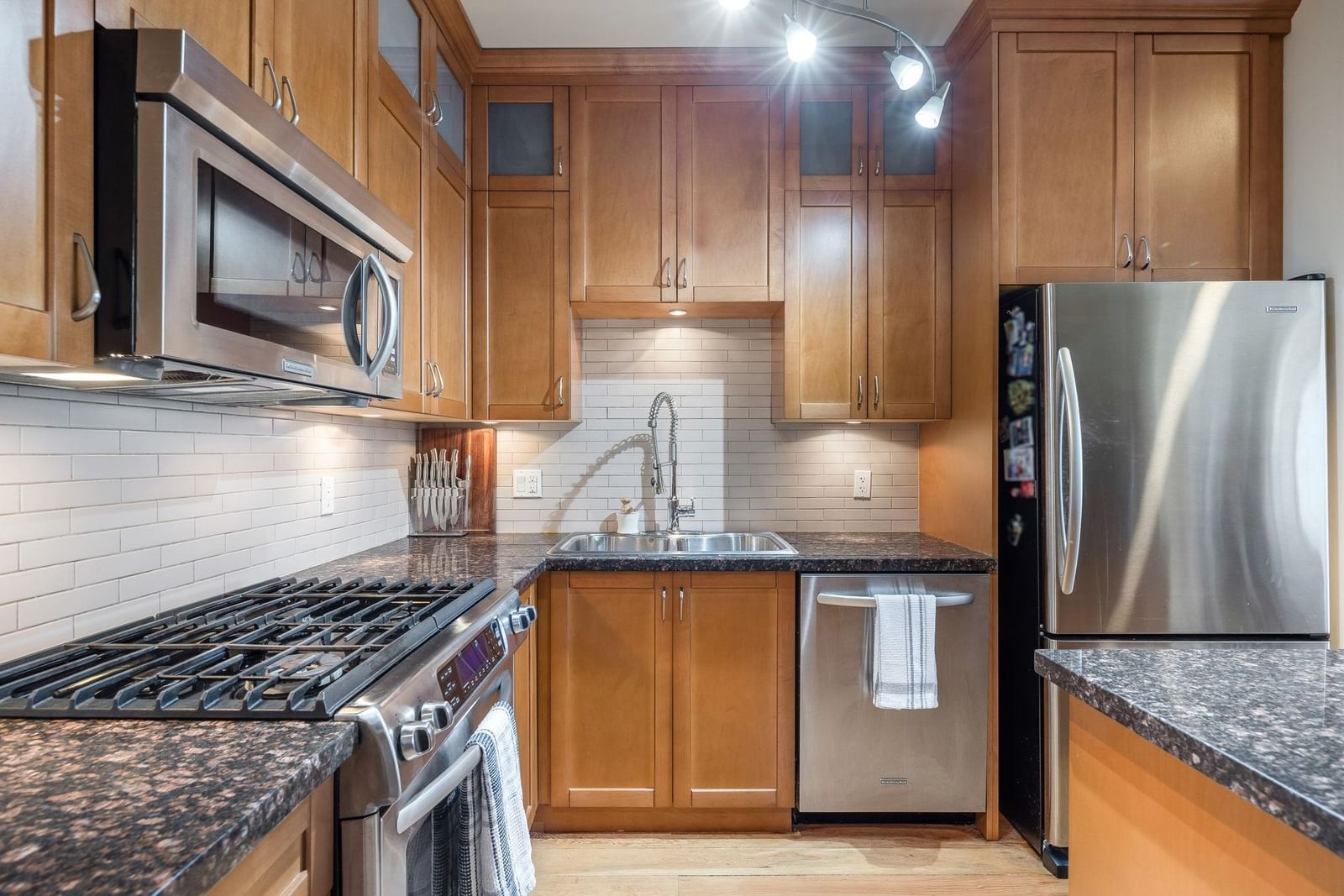 Listing Image 15