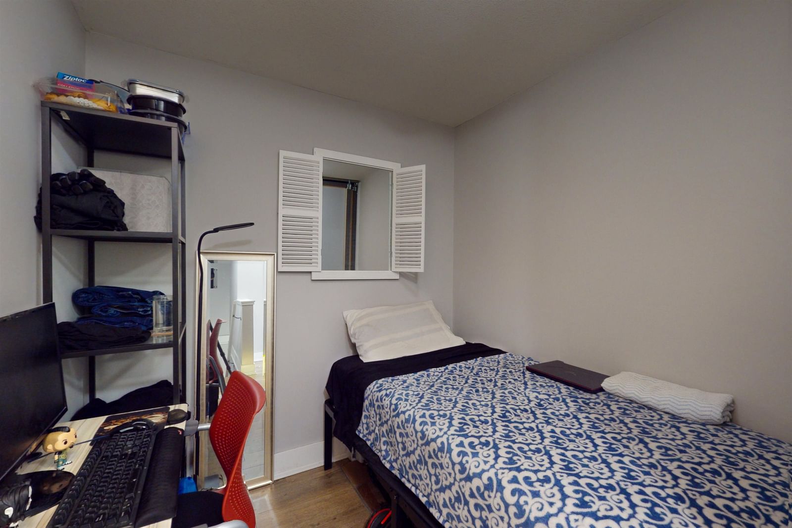 Listing Image 21