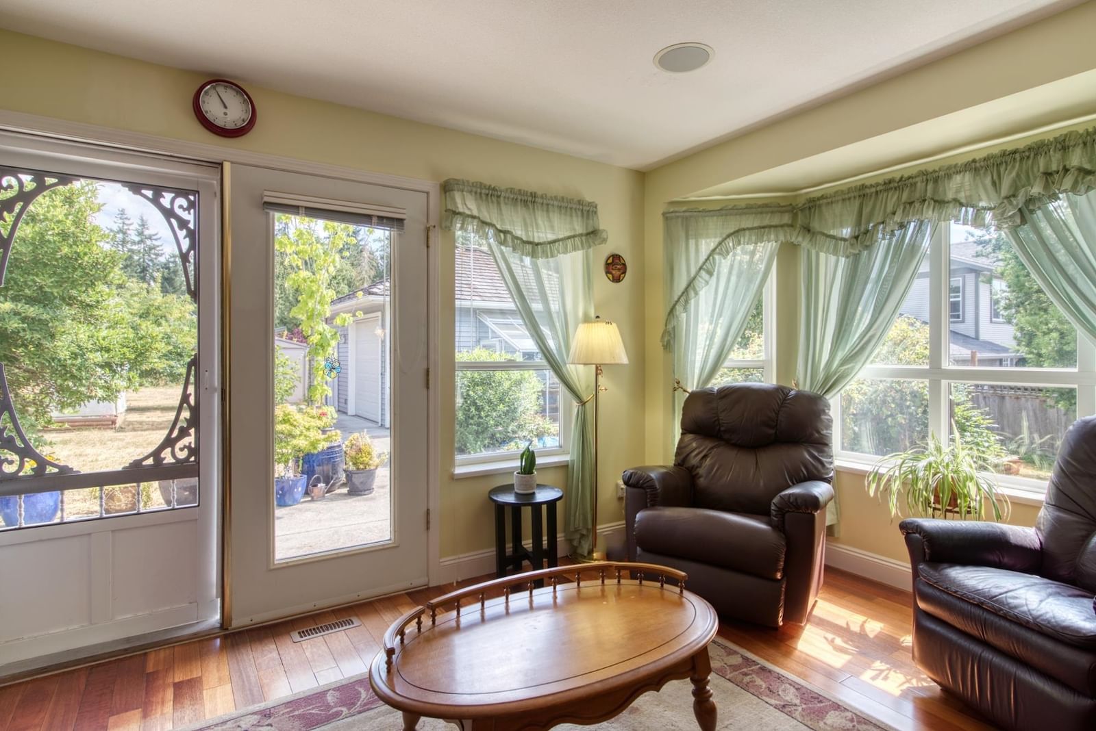 Listing Image 12
