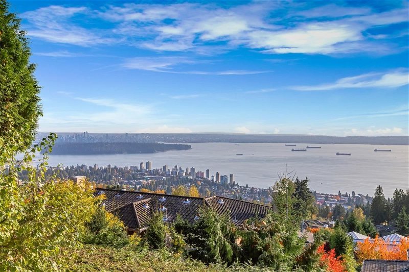 1456 Chartwell Drive, West Vancouver, British Columbia (MLS R2848036)