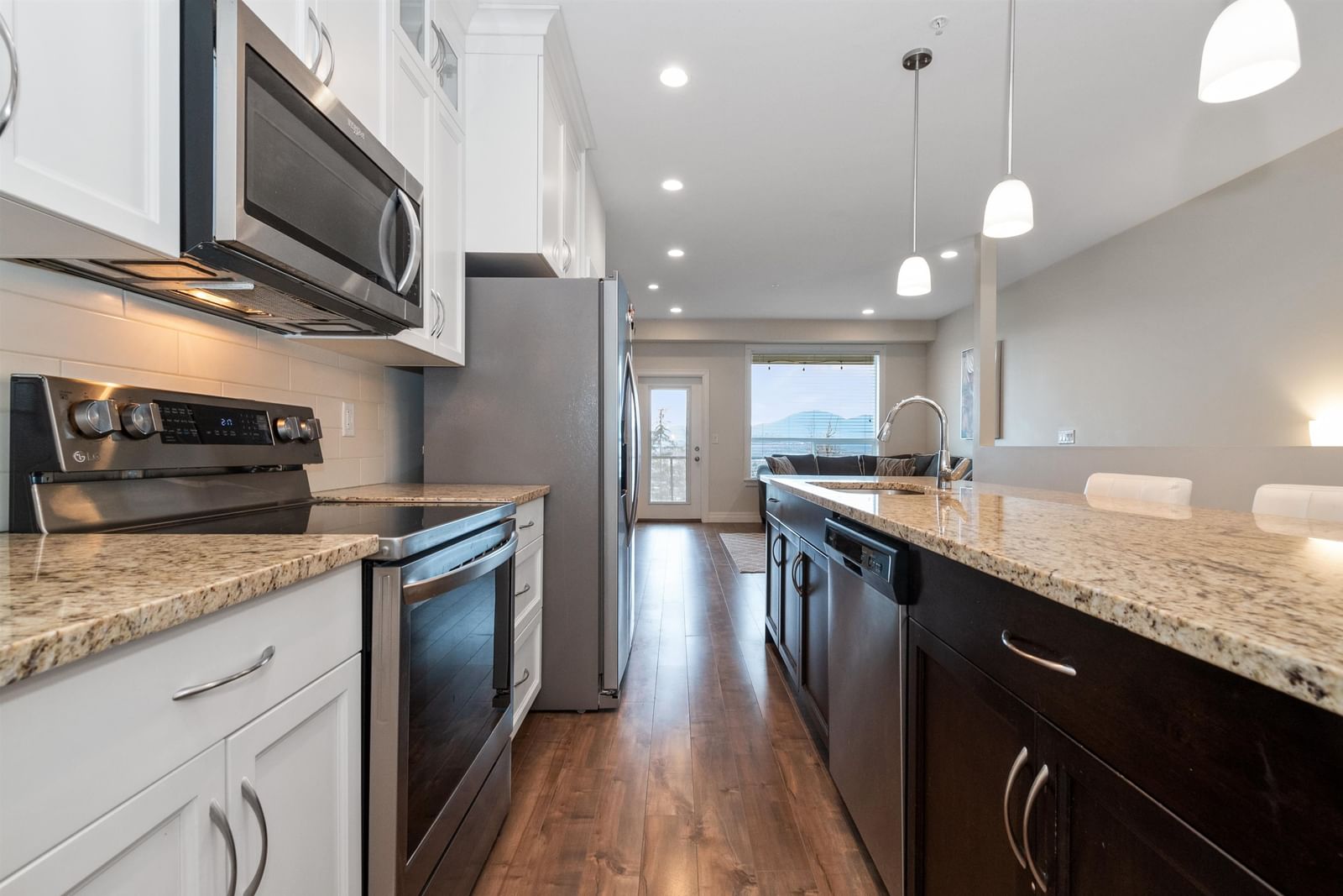Listing Image 13