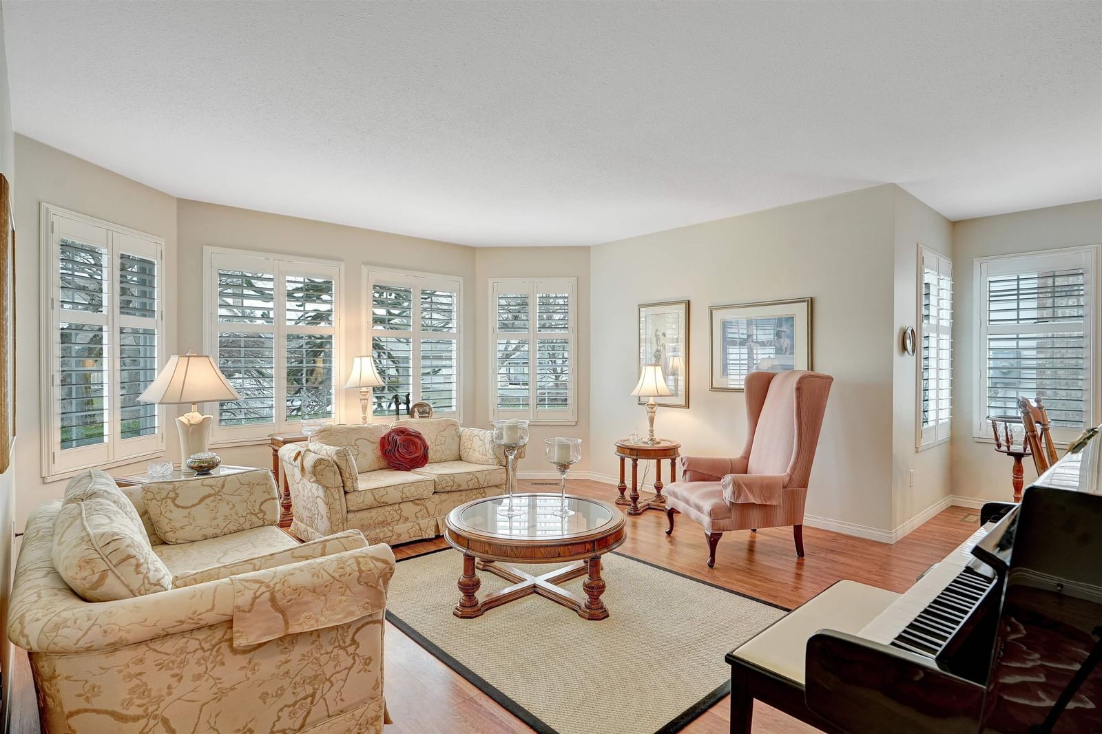Listing Image 12