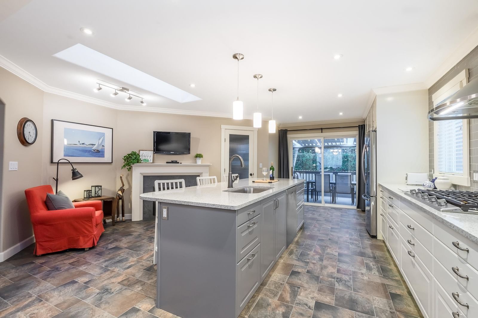 Listing Image 10