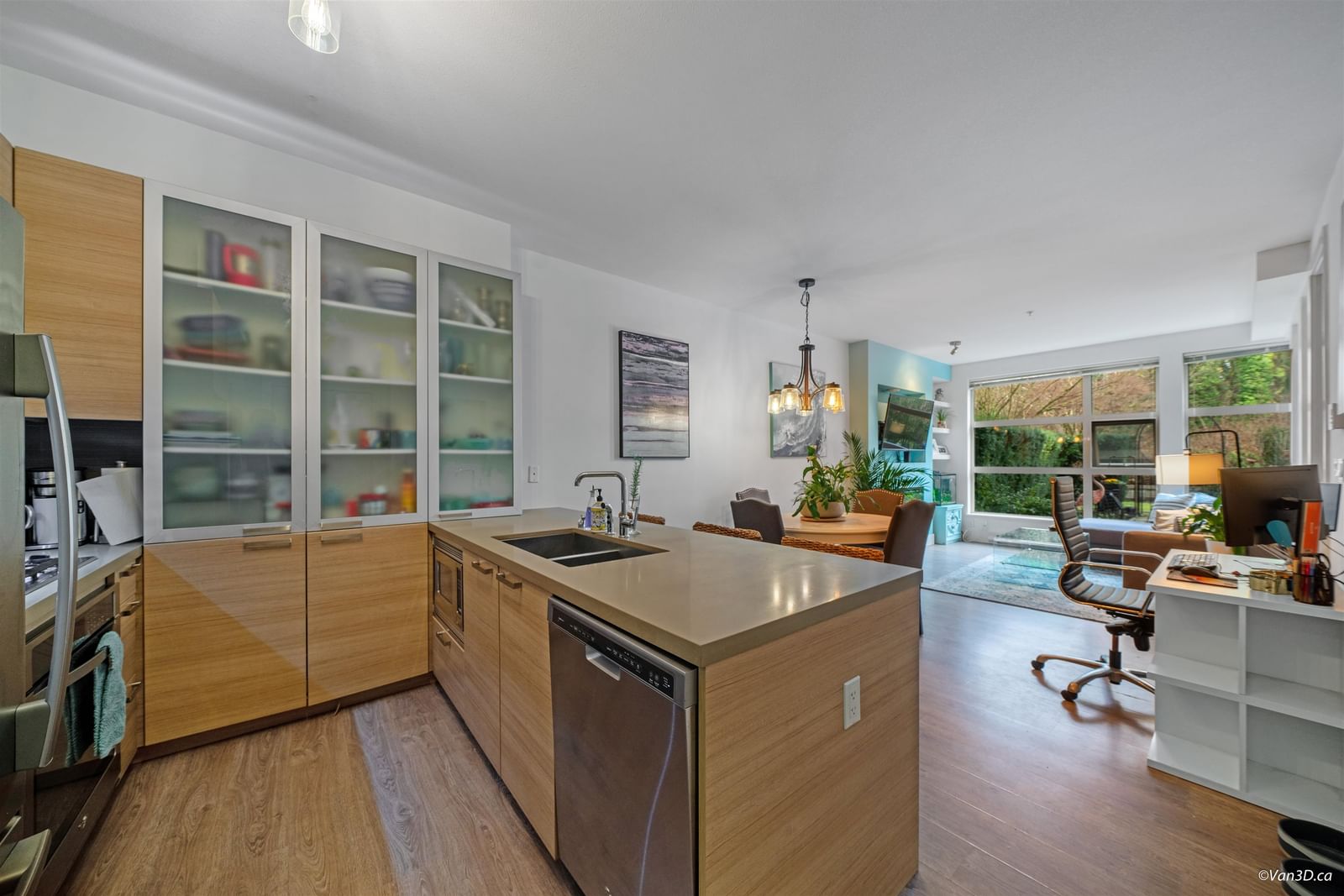 Listing Image 11