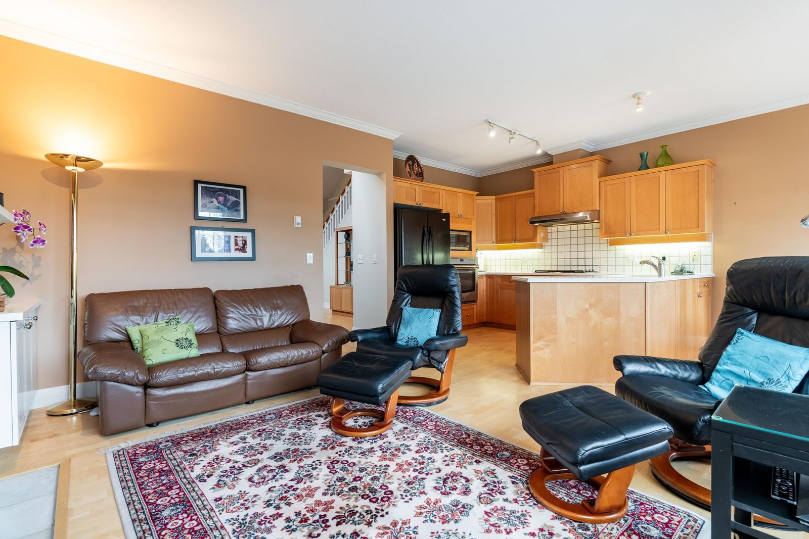 Listing Image 19