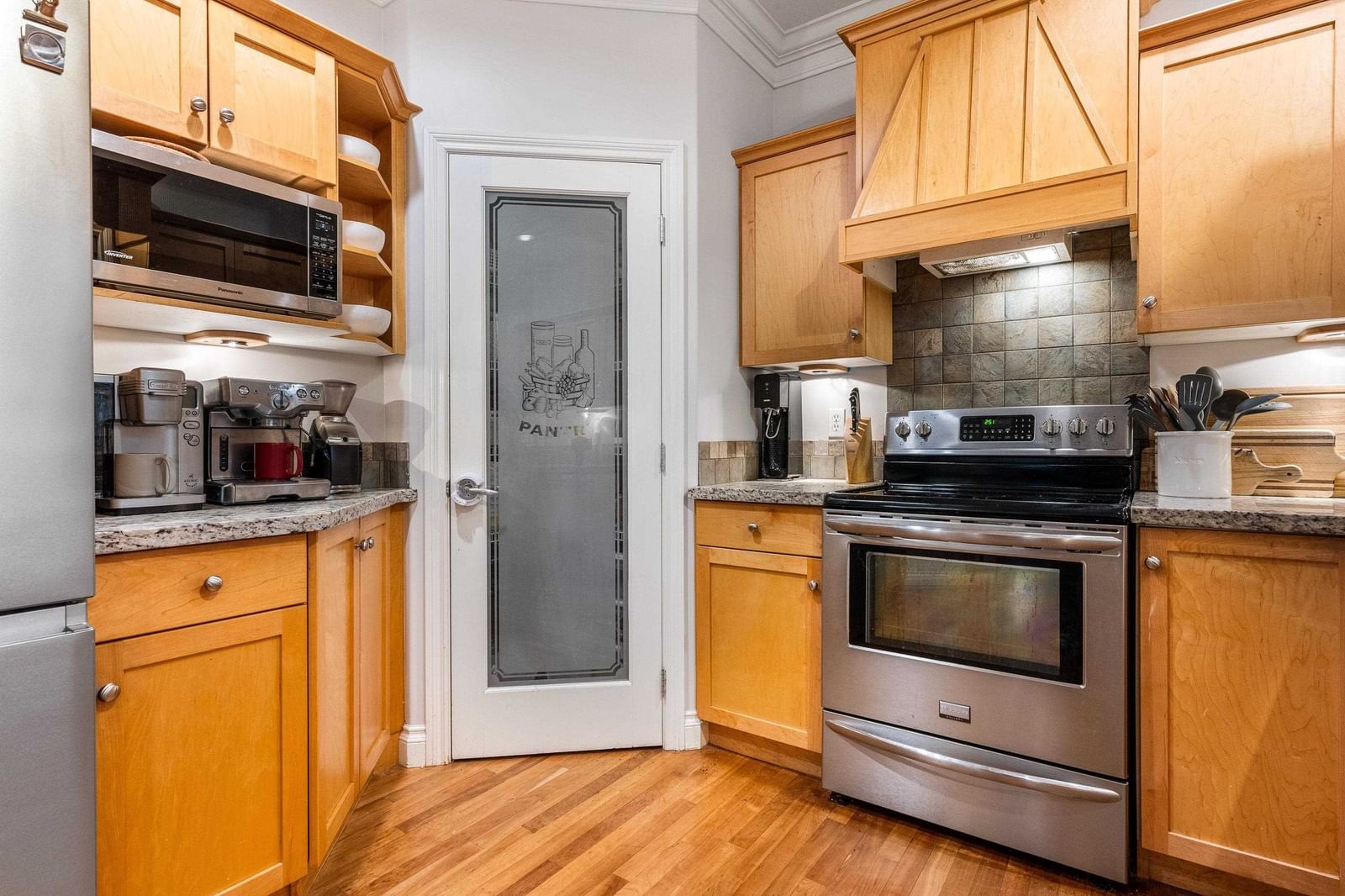 Listing Image 10