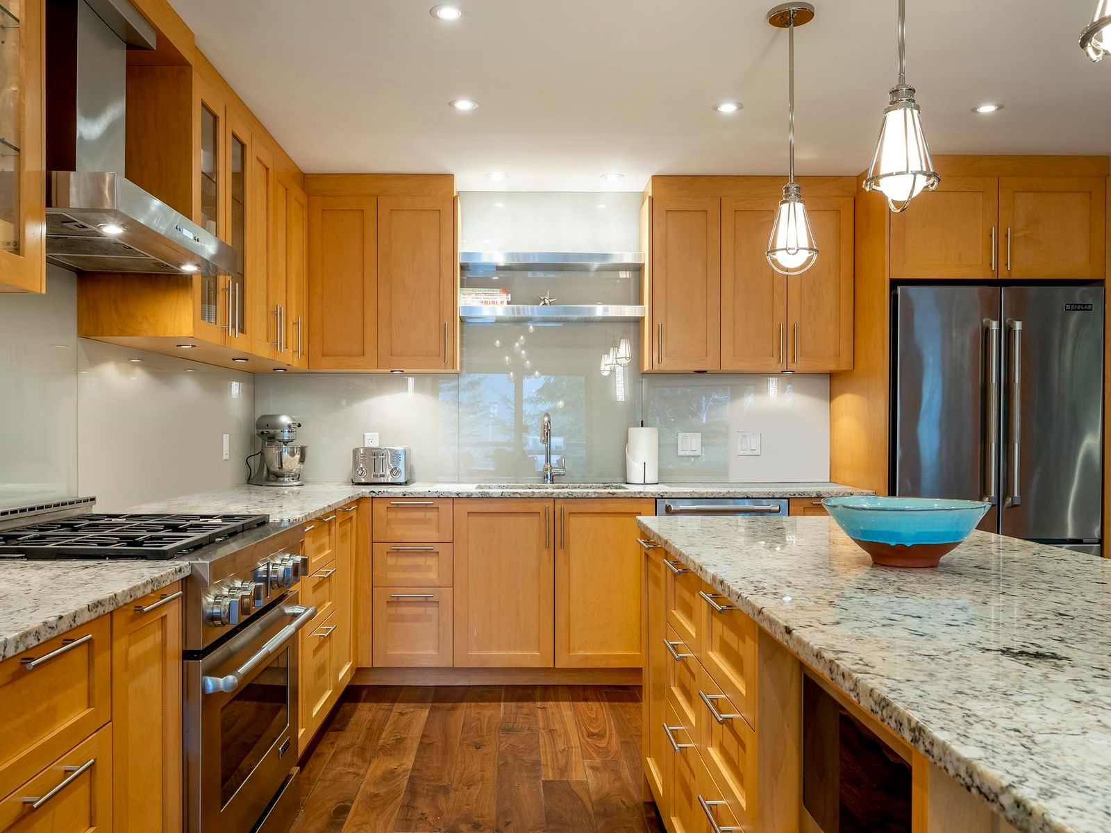 Listing Image 11