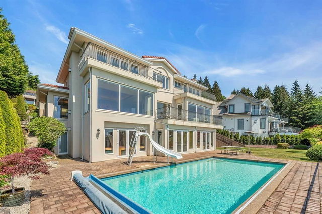 1528 Errigal Place