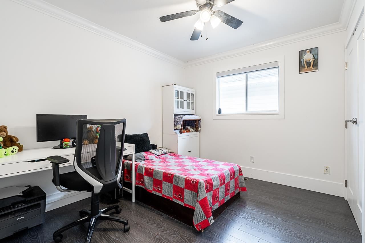 Listing Image 16