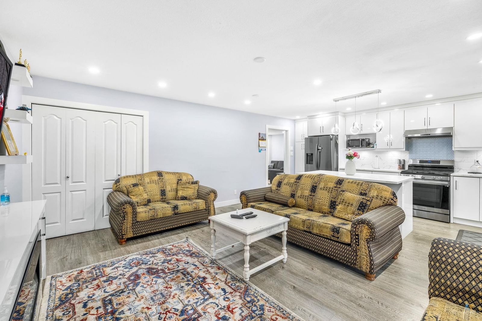 Listing Image 13