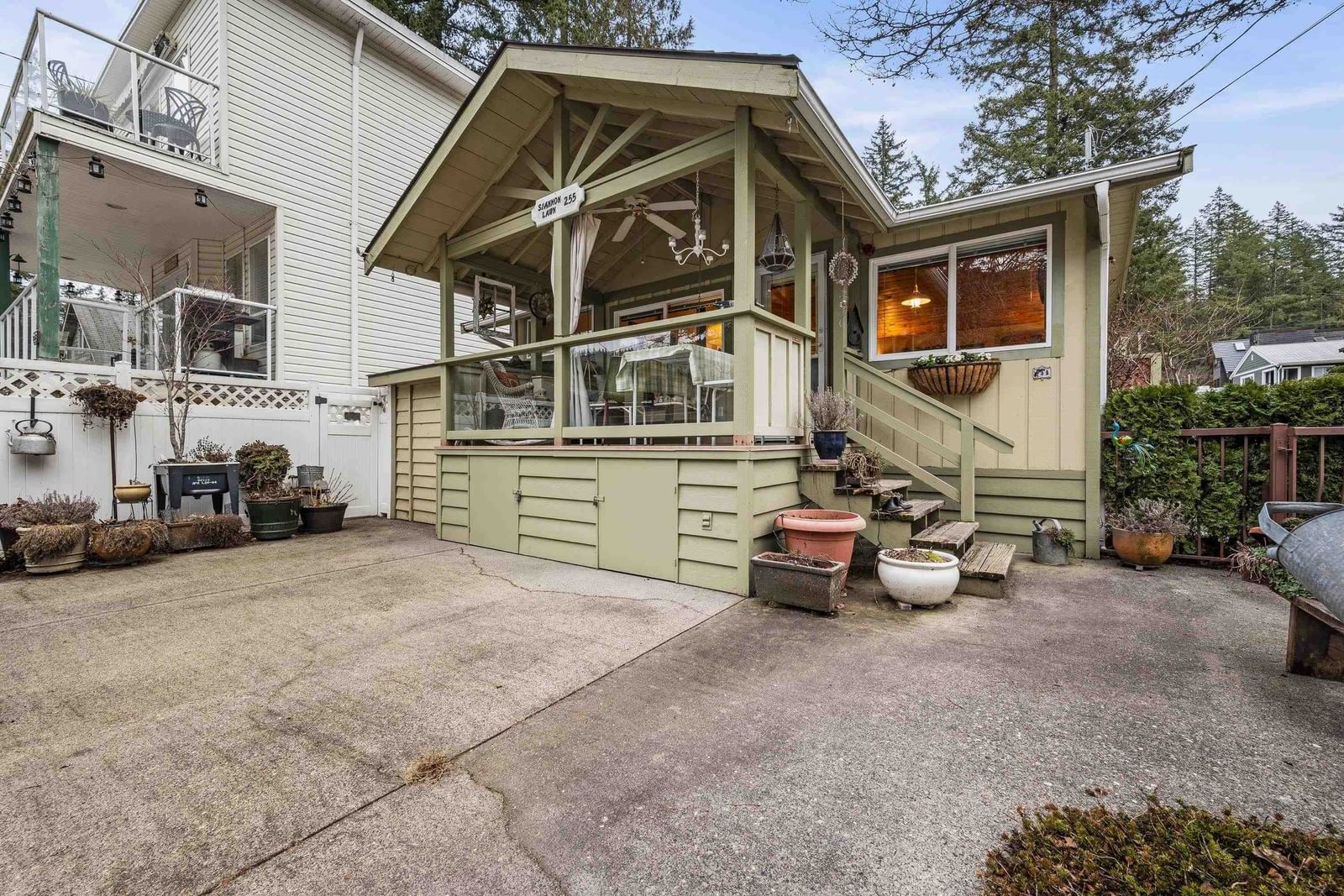 Listing Image 5