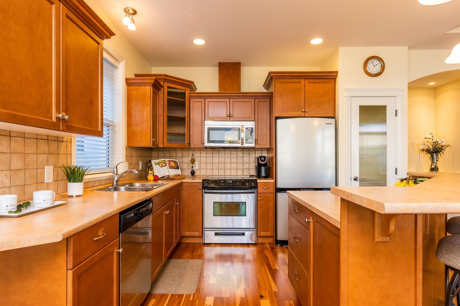 Listing Image 9