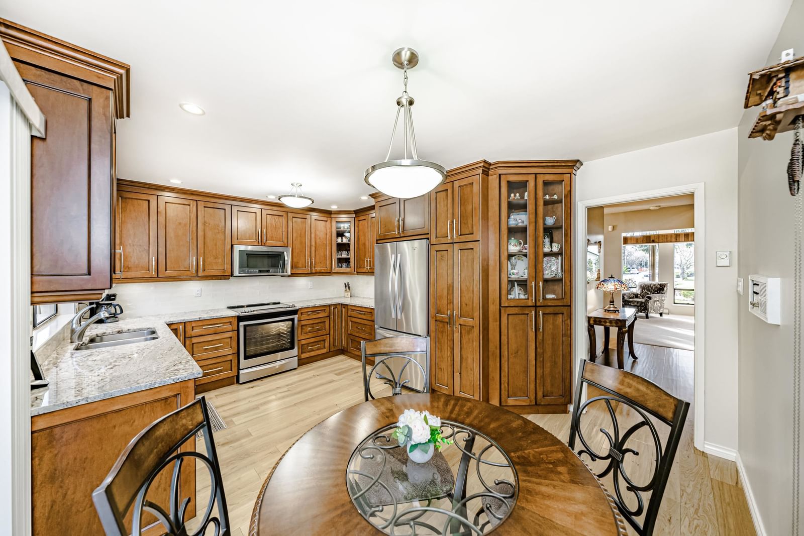 Listing Image 12